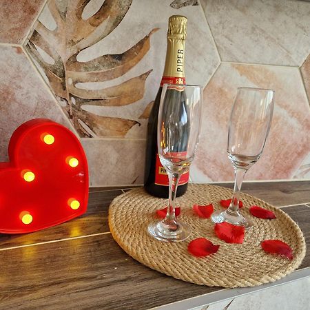 Atoumo Appartement Love Jacuzzi & Jardin Disneyland Paris Quincy-Voisins Экстерьер фото